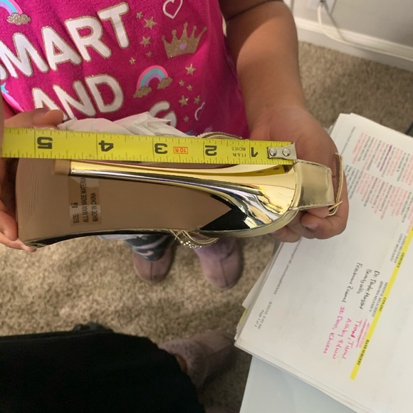 Shoe - Picture 5 of 6